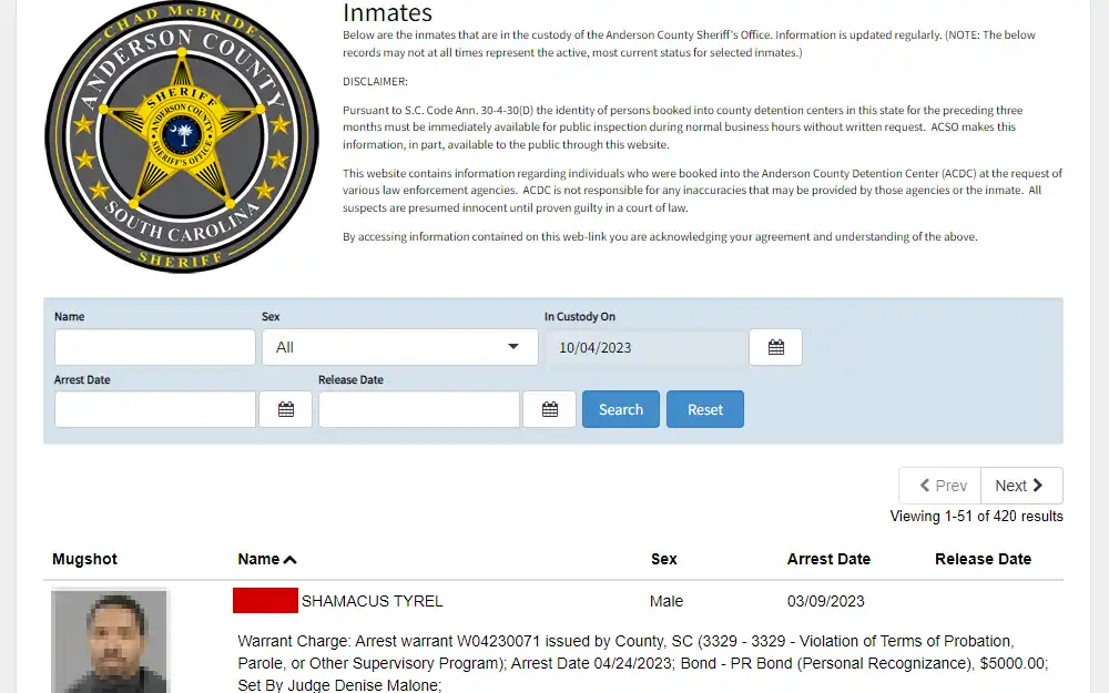 A screenshot of the Inmate Search page on the Anderson County Sheriff's Office website requires the searchers to input information such as the offender's name, sex, arrest and release date and the date in custody to search; at the bottom is a list of the individuals in custody, including the inmate's details.